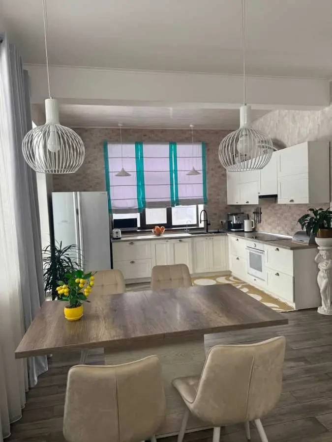 4-к будинок Обухівський, Круглик, Озерна 3