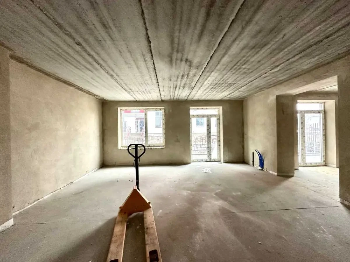 приміщення, будівлі Фастівський, Гатне, Святопетрівська 19