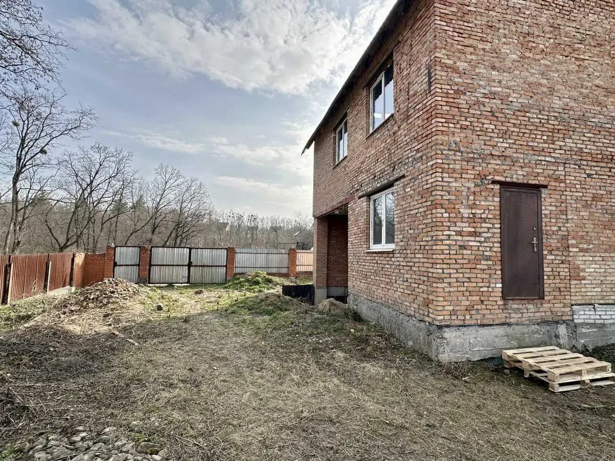 3-к дача Обухівський, Підгірці, Будівельник 3