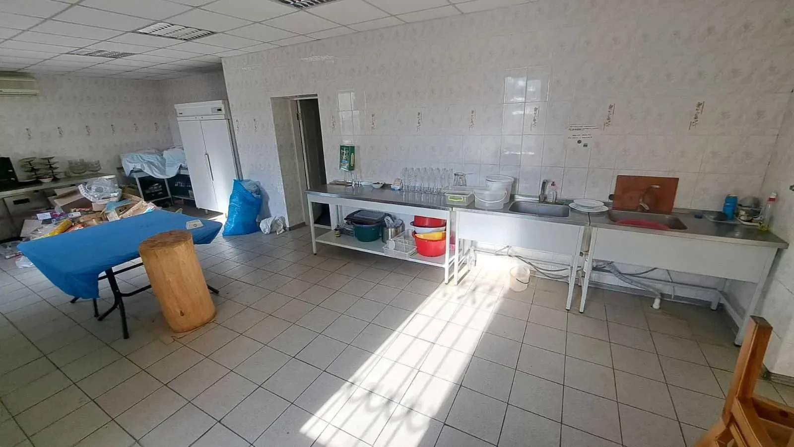 приміщення, будівлі Фастівський, Порадівка, Реаолюціїї 1 15