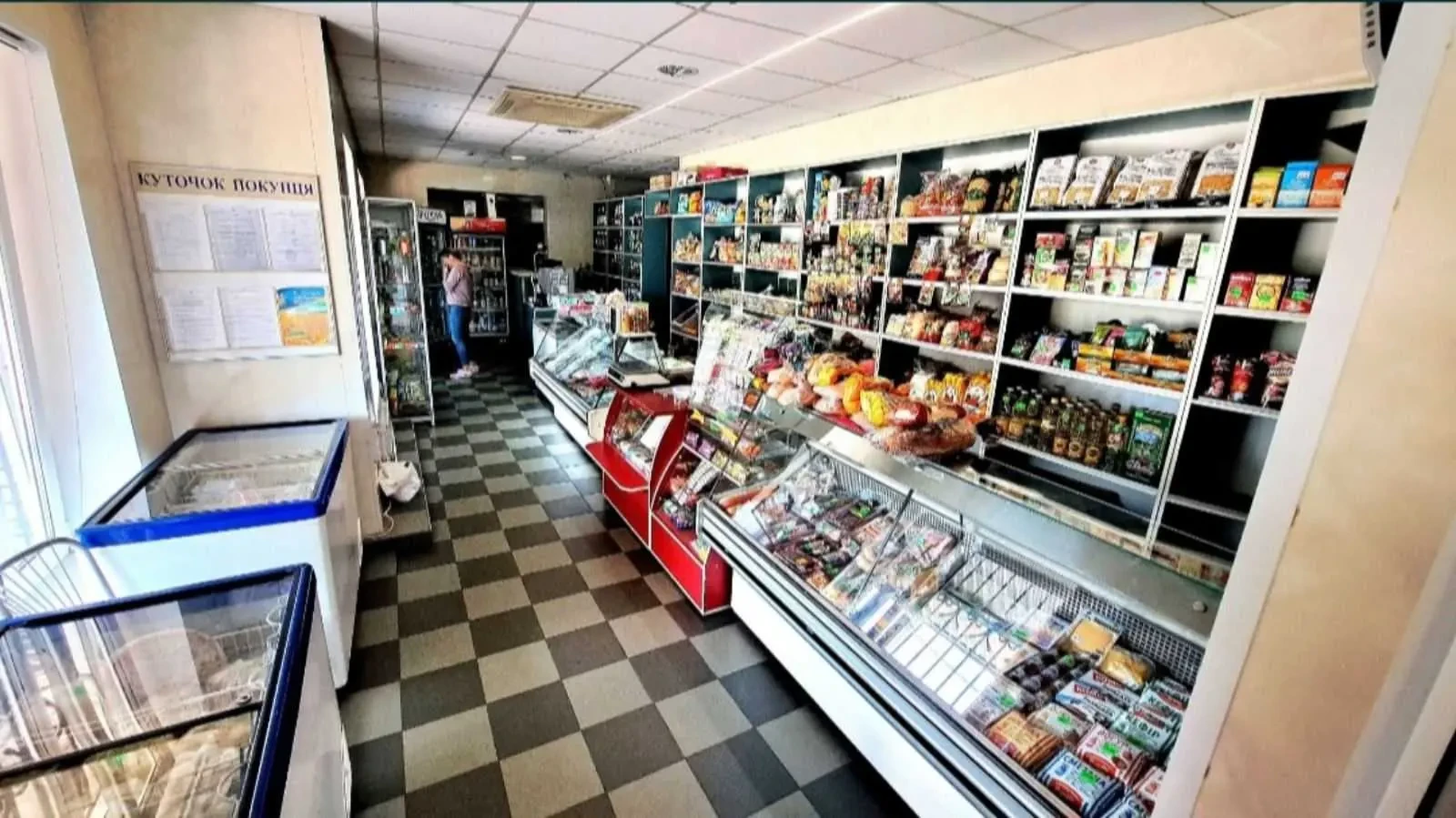 приміщення, будівлі Фастівський, Порадівка, Реаолюціїї 1 11