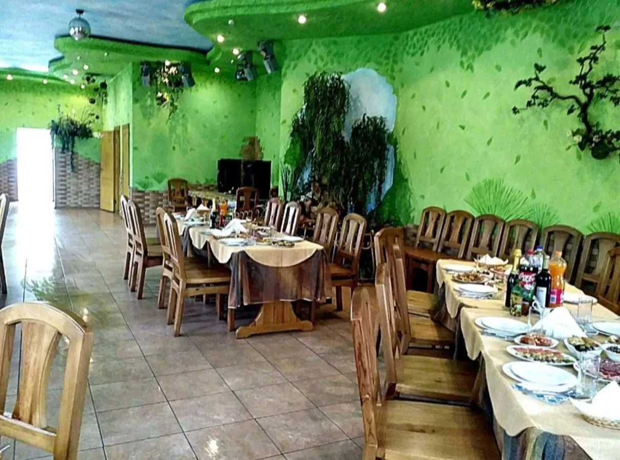 приміщення, будівлі Фастівський, Порадівка, Реаолюціїї 1 7