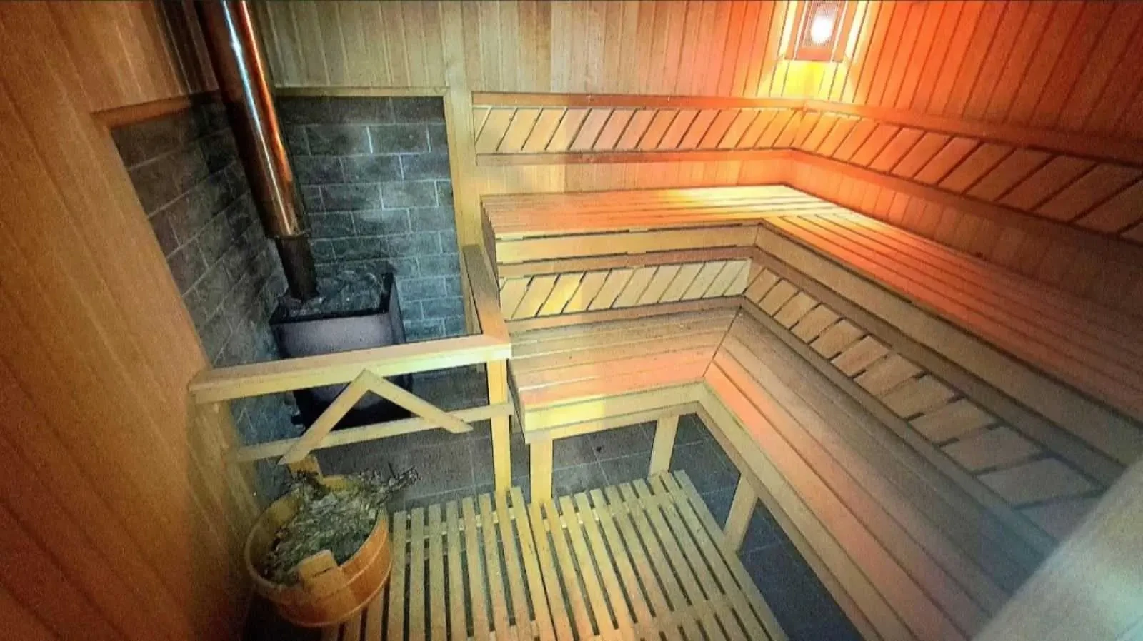 приміщення, будівлі Фастівський, Порадівка, Реаолюціїї 1 17