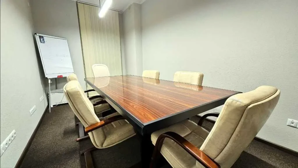 офісне приміщення Київ, Шевченківський, Олеся Гончара 35 3