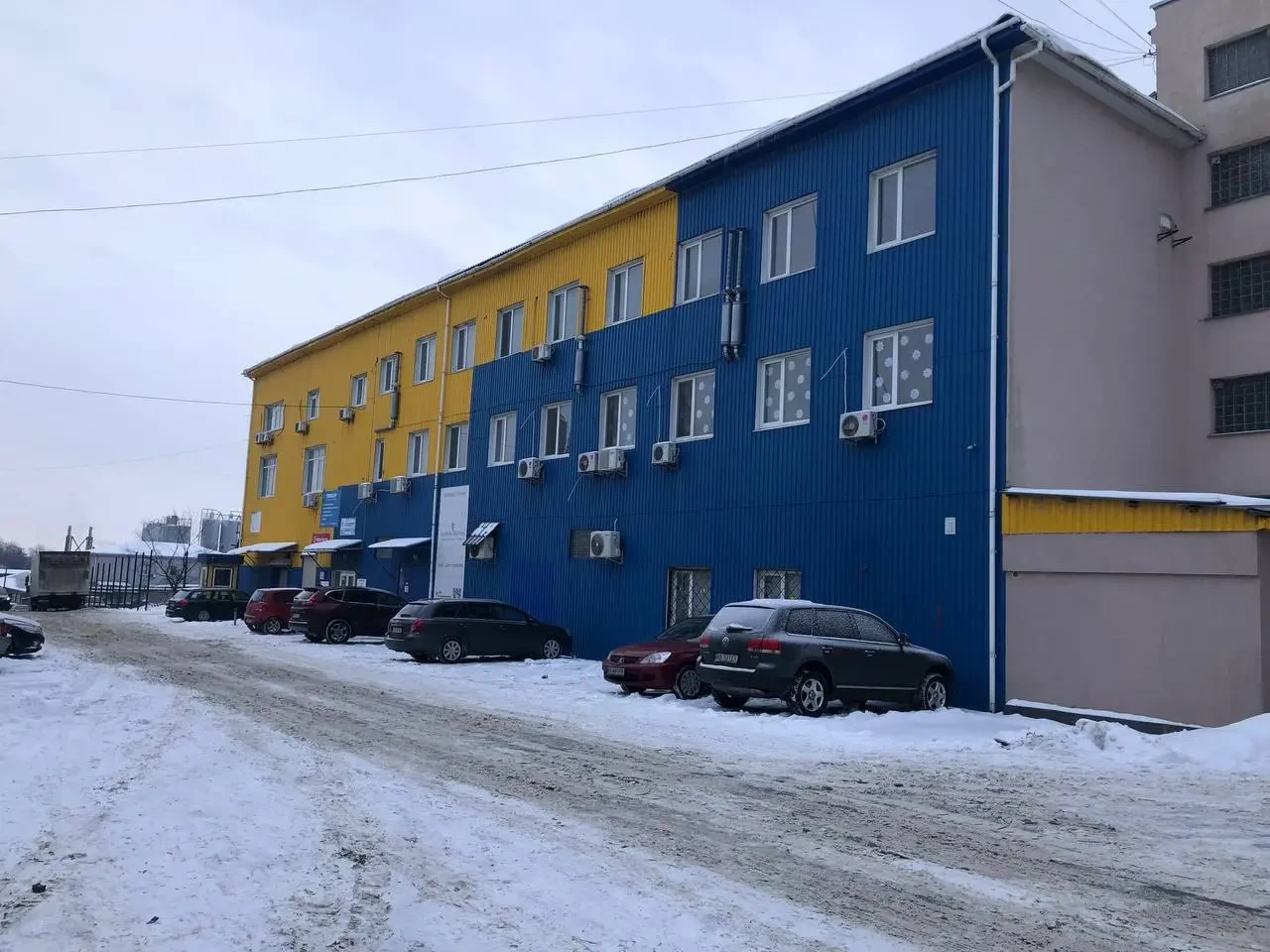 Пропонуються до оренди офісні приміщення від 15 до 400м2.