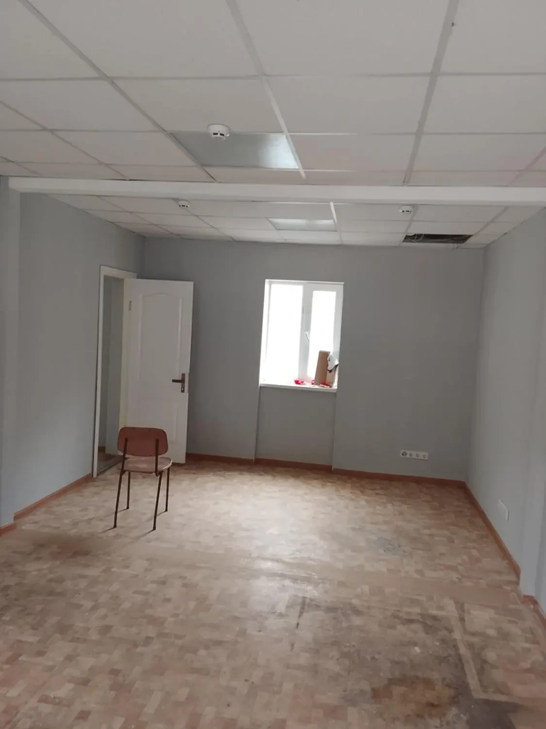 Пропонуються до оренди офісні приміщення від 15 до 400м2. 4