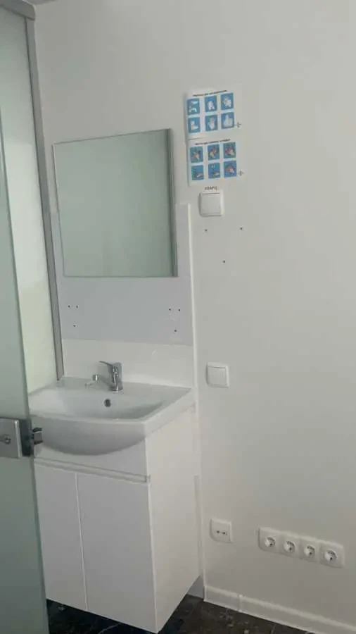 торгові площі Київ, Печерський, Кловський 12а 14