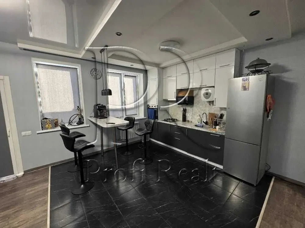 3-к будинок Броварський, Зазим`я, Зимня вулиця 5