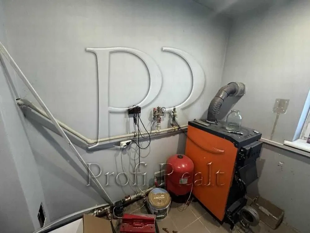 3-к будинок Броварський, Зазим`я, Зимня вулиця 13