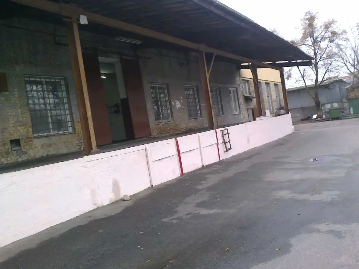 склади Київ, Дніпровський, Дарницька 3