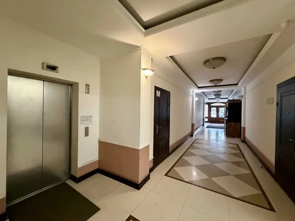 офісна будівля Київ, Шевченківський, Глибочицька 40 15