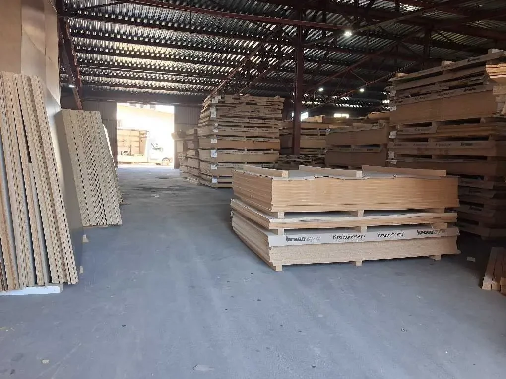 склади Київ, Дарницький, Здолбунівська 3