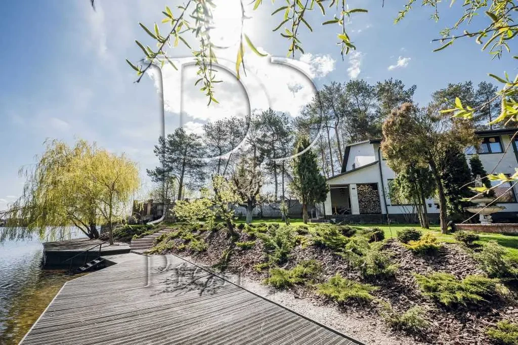 7-к будинок Обухівський, Підгірці, Озерна вулиця 8