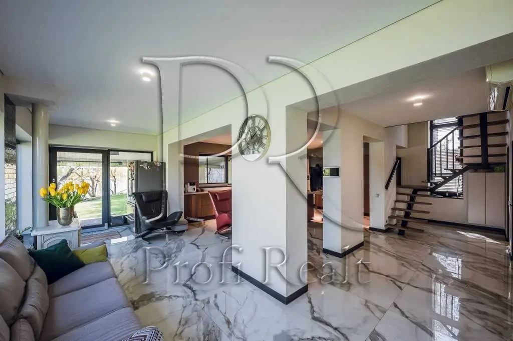 7-к будинок Обухівський, Підгірці, Озерна вулиця 13