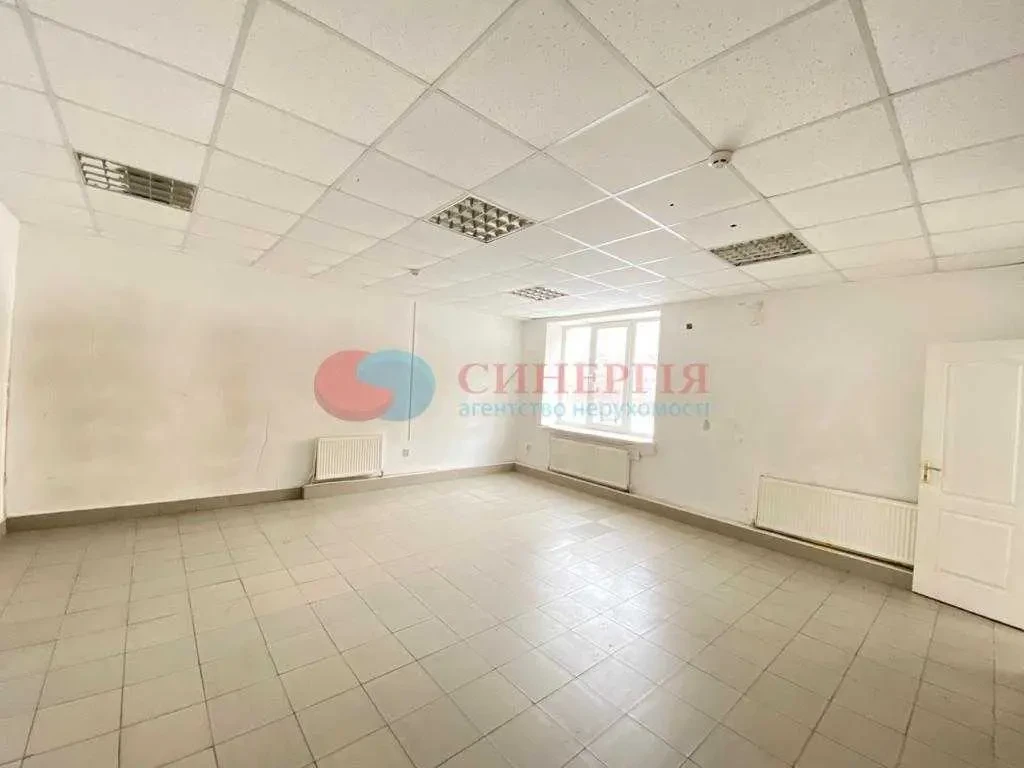 торгові площі Київ, Оболонський, Героїв Сталінграду 65 11