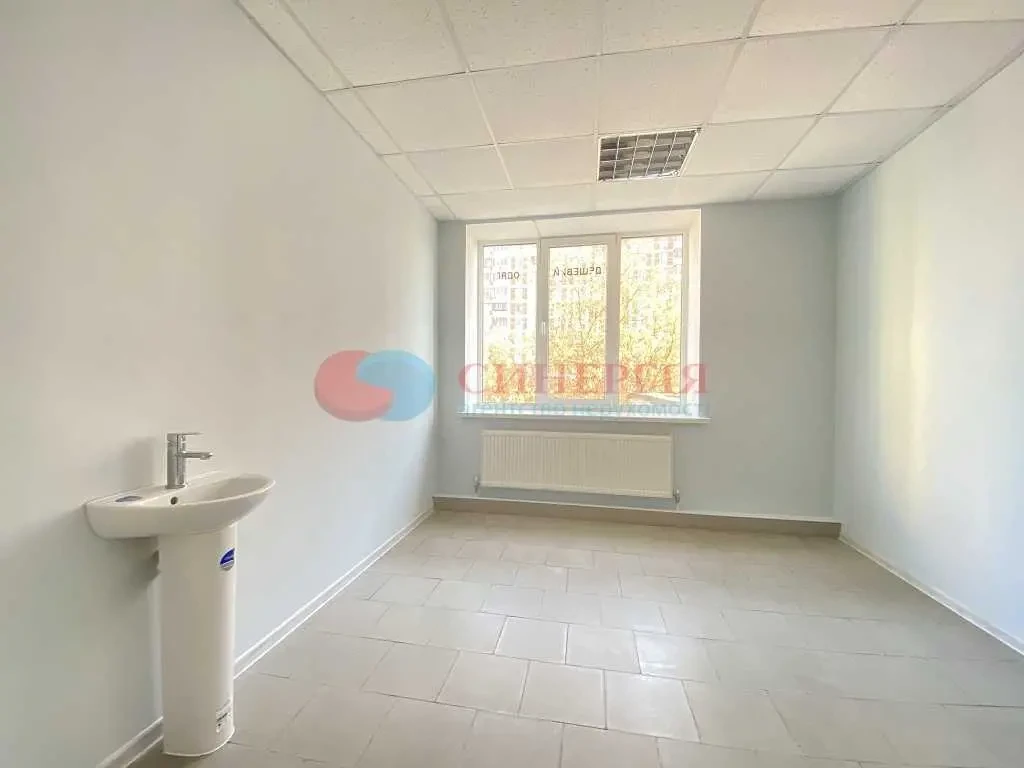 торгові площі Київ, Оболонський, Героїв Сталінграду 65 4