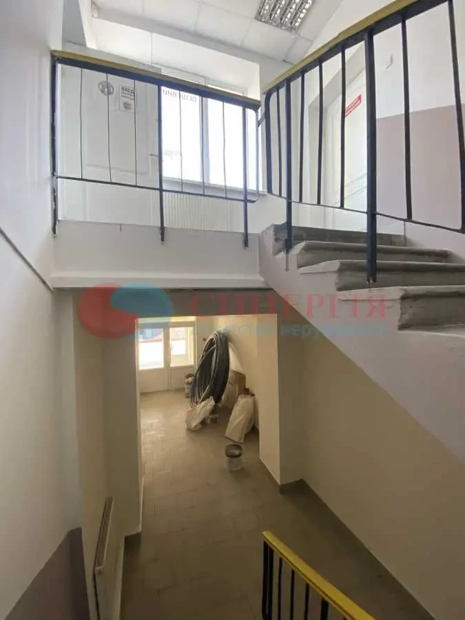 торгові площі Київ, Оболонський, Героїв Сталінграду 65 9