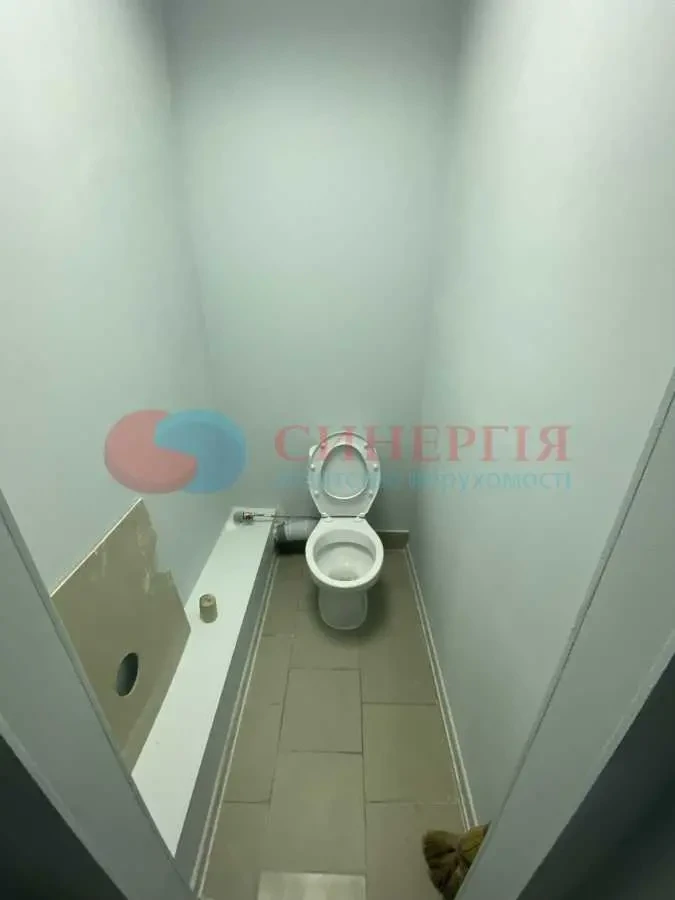 торгові площі Київ, Оболонський, Героїв Сталінграду 65 11