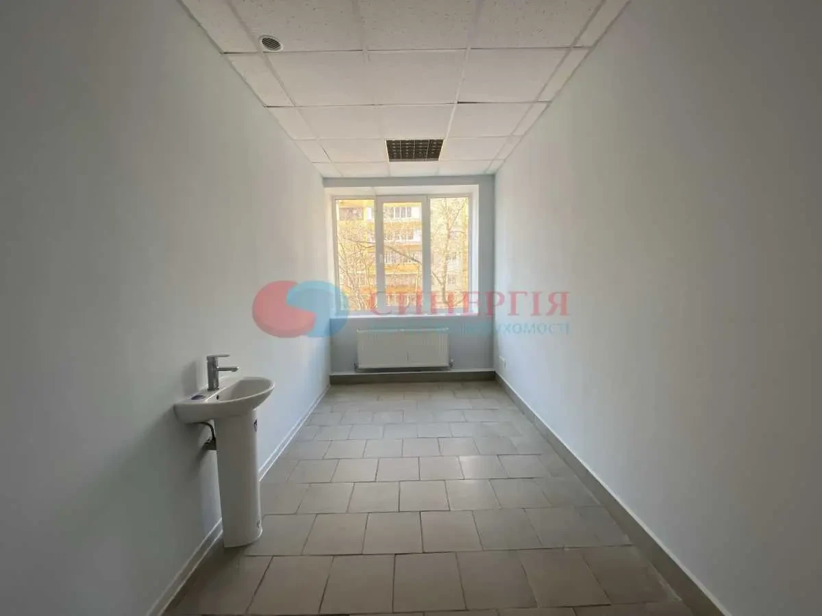 торгові площі Київ, Оболонський, Героїв Сталінграду 65 5