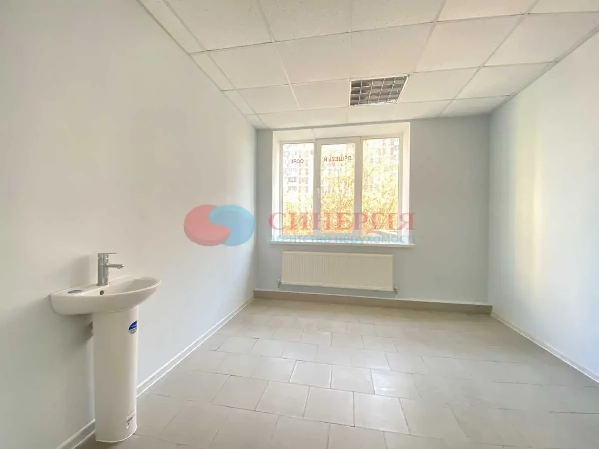 торгові площі Київ, Оболонський, Героїв Сталінграду 65 3