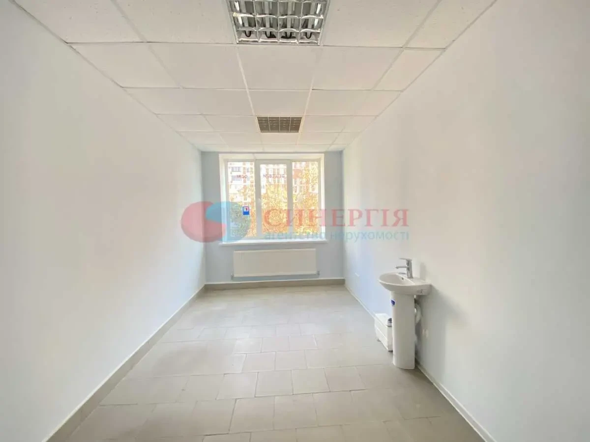 торгові площі Київ, Оболонський, Героїв Сталінграду 65 2