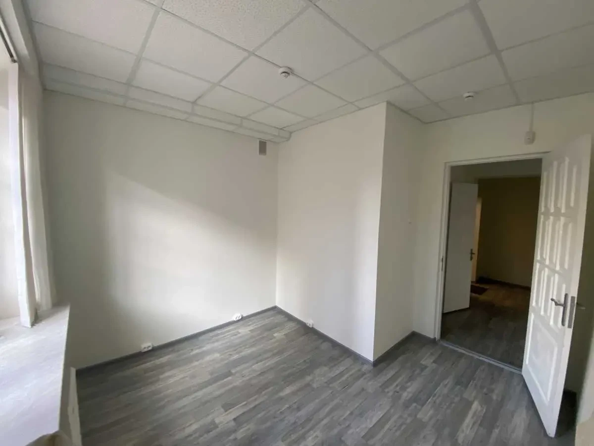 офісне приміщення Київ, Печерський, Дружби Народів 17/5 8