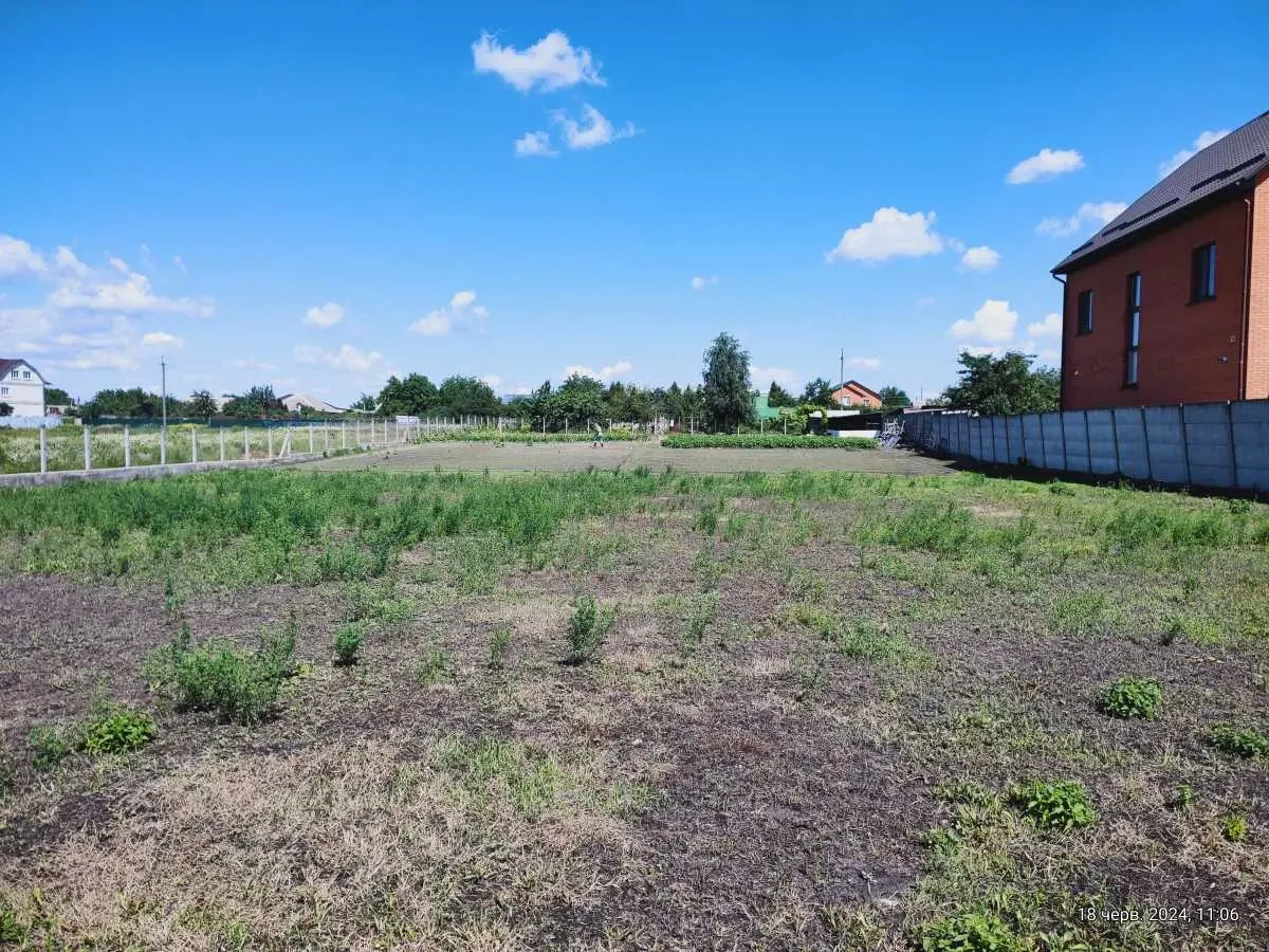 ділянка під житлову забудову Броварський, Погреби, Центральная 13