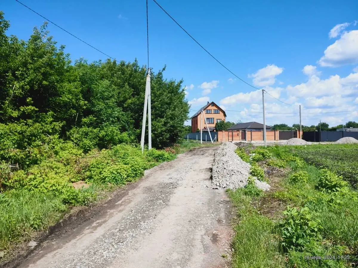 ділянка під житлову забудову Броварський, Погреби, Центральная 10