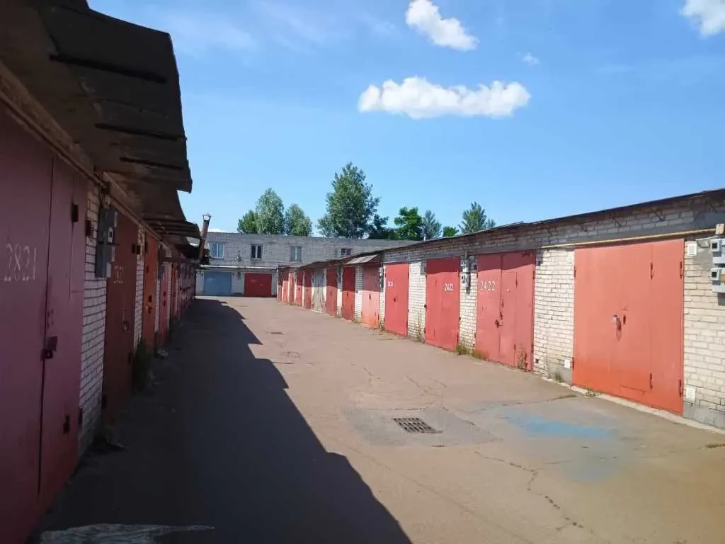 окремий гараж Київ, Деснянський, Радунська 3 18