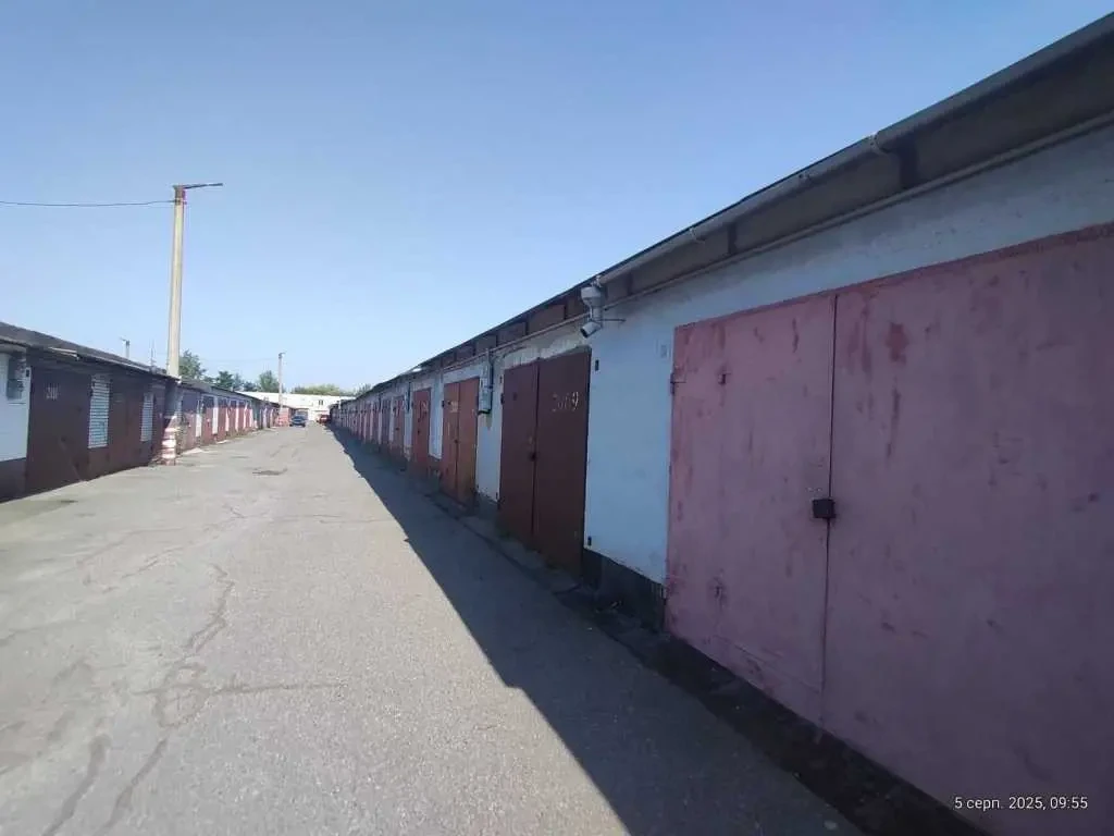 окремий гараж Київ, Деснянський, Радунська 3 19