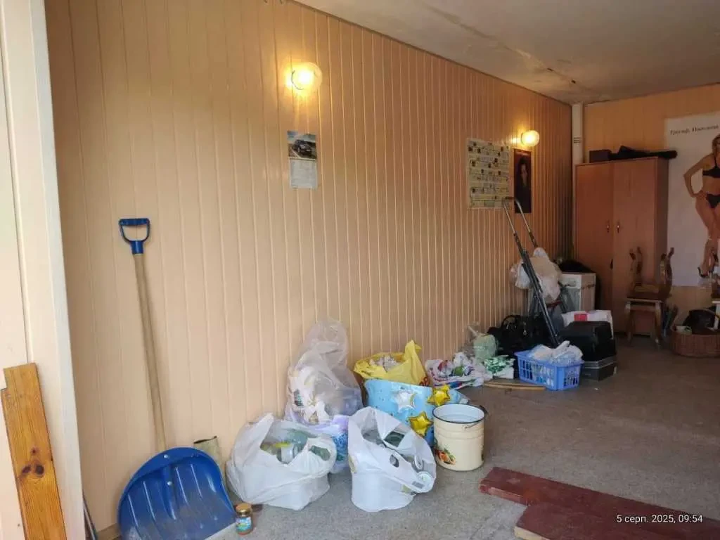 окремий гараж Київ, Деснянський, Радунська 3 23