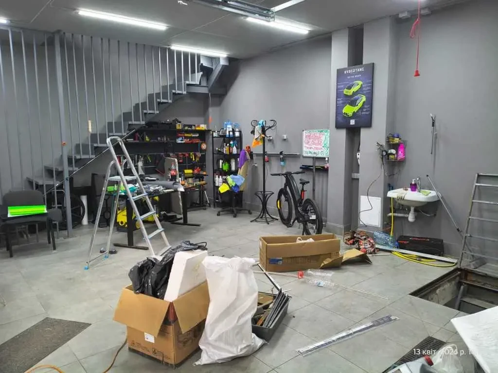 окремий гараж Київ, Деснянський, Крайня 13 6