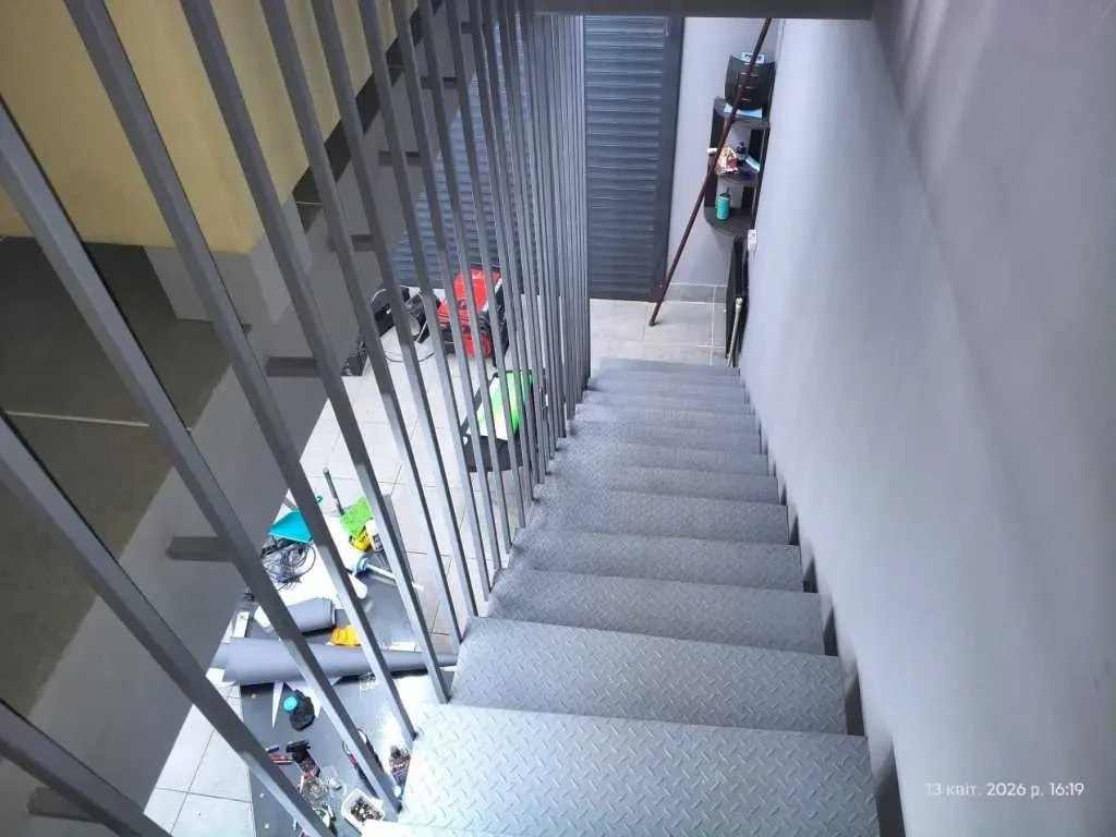 окремий гараж Київ, Деснянський, Крайня 13 10