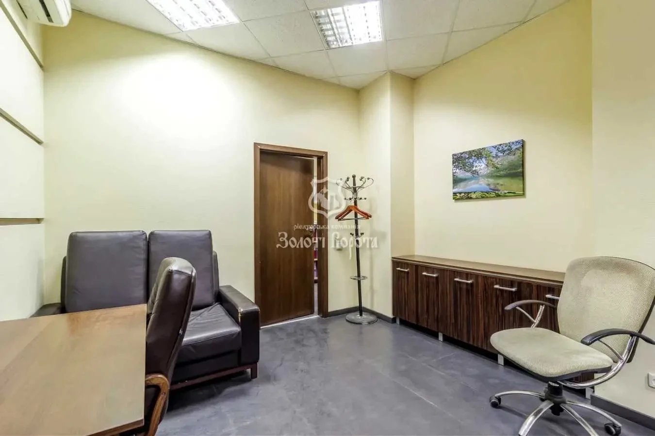 об’єкт сфери послуг Київ, Шевченківський, Дмитрівська 69 2