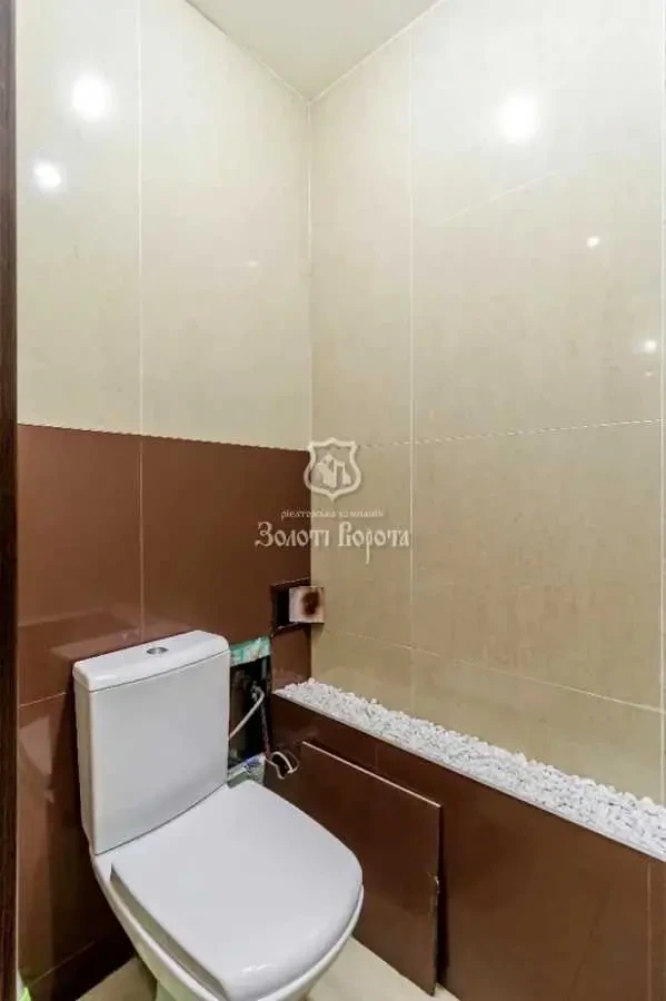 об’єкт сфери послуг Київ, Шевченківський, Дмитрівська 69 12