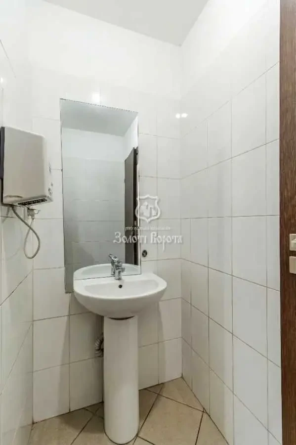 об’єкт сфери послуг Київ, Шевченківський, Дмитрівська 69 6