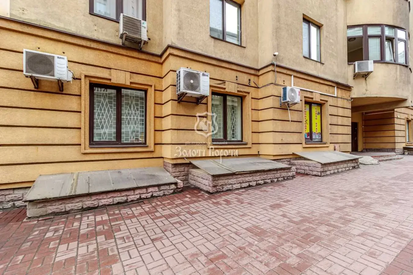 об’єкт сфери послуг Київ, Шевченківський, Дмитрівська 69 18