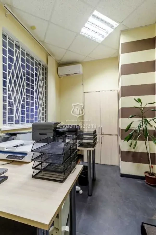 об’єкт сфери послуг Київ, Шевченківський, Дмитрівська 69 9