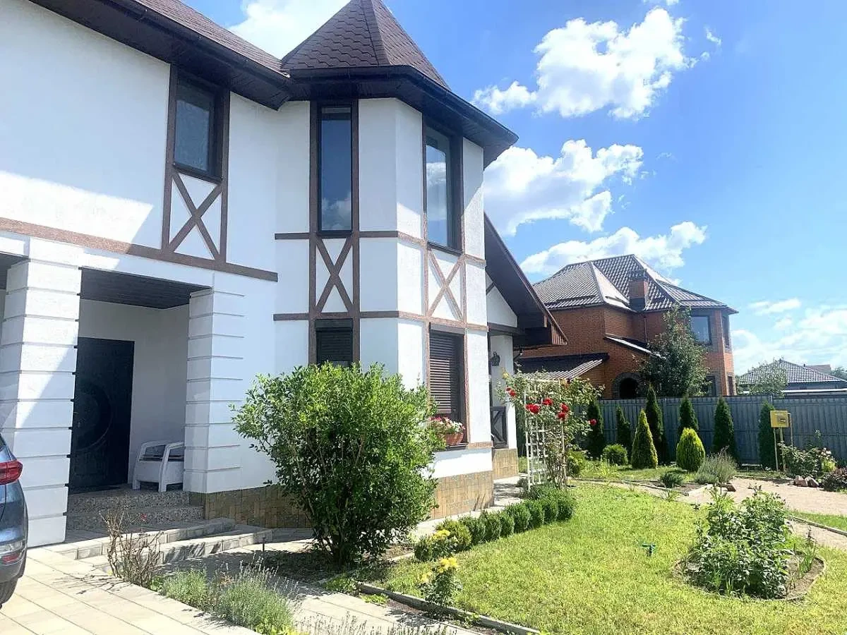 5-к будинок Бучанський, Макарів, квіткова 24