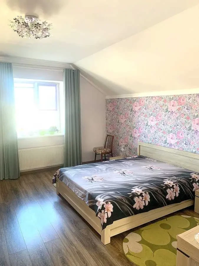 5-к будинок Бучанський, Макарів, квіткова 21