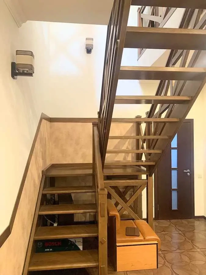 5-к будинок Бучанський, Макарів, квіткова 20