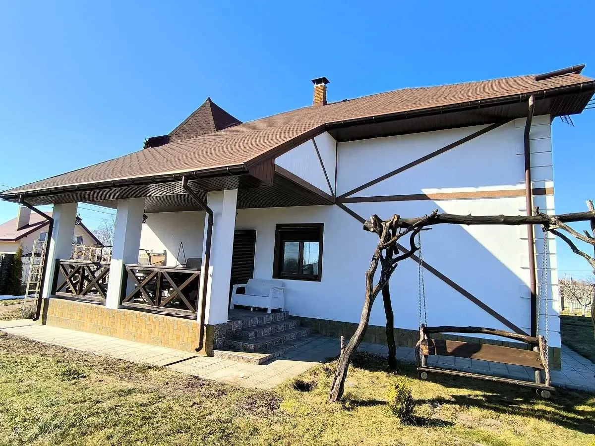 5-к будинок Бучанський, Макарів, квіткова 4