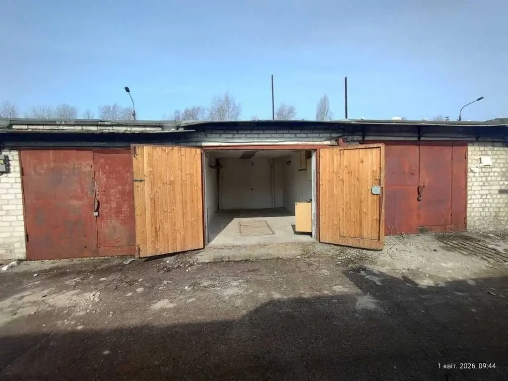 окремий гараж Київ, Деснянський, Крайня 17 2