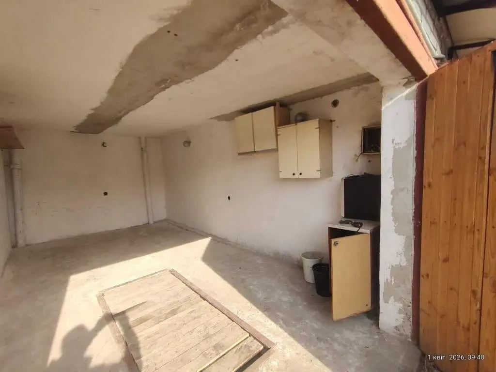 окремий гараж Київ, Деснянський, Крайня 17 6