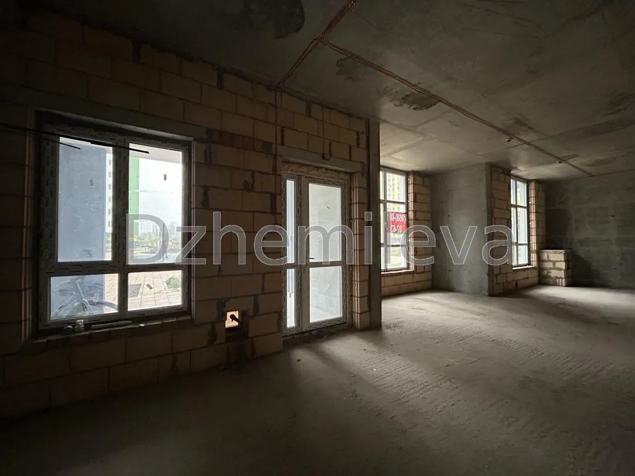 Продам Фасад комерція 70м2 1 поверх ЖК Сирецькі сади Київ Переуступка 4