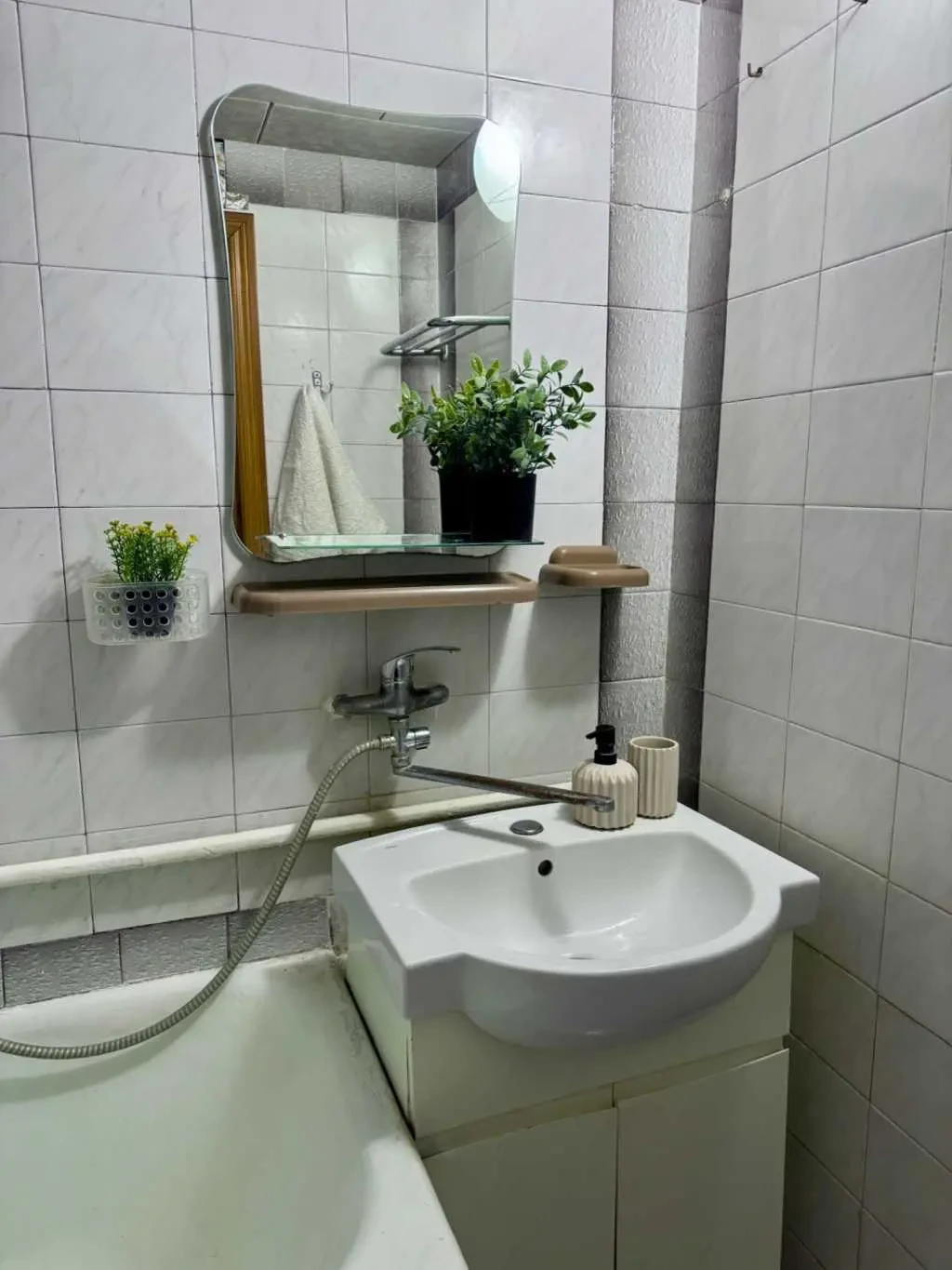 3-к будинок Бориспільський, Вишеньки, Миру 4