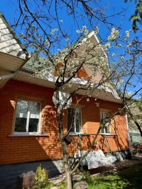 3-к будинок Бориспільський, Вишеньки, Миру