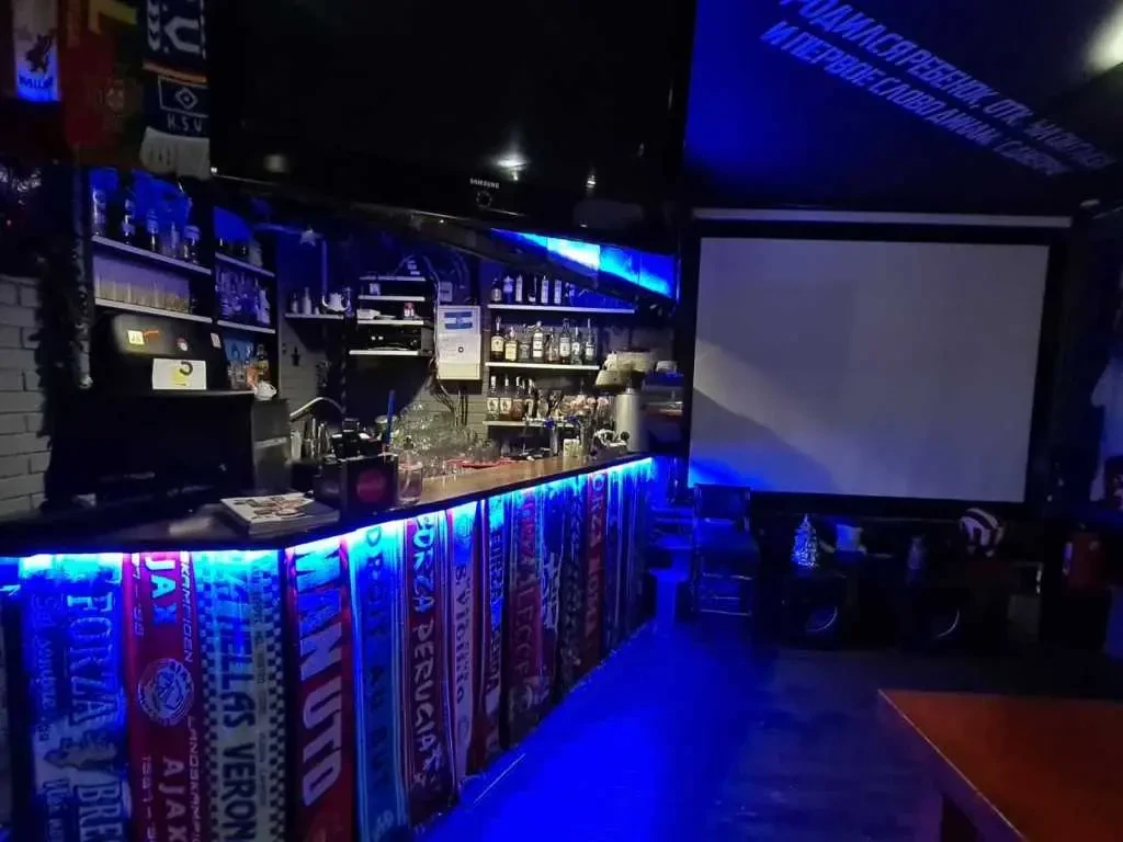 кафе, бар, ресторан Київ, Дніпровський, Павла Тичини 7 6