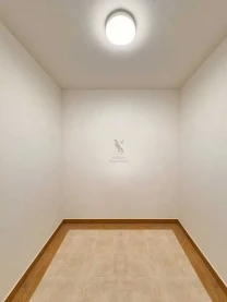 склади Київ, Дніпровський, Генерала Жмаченка 28а