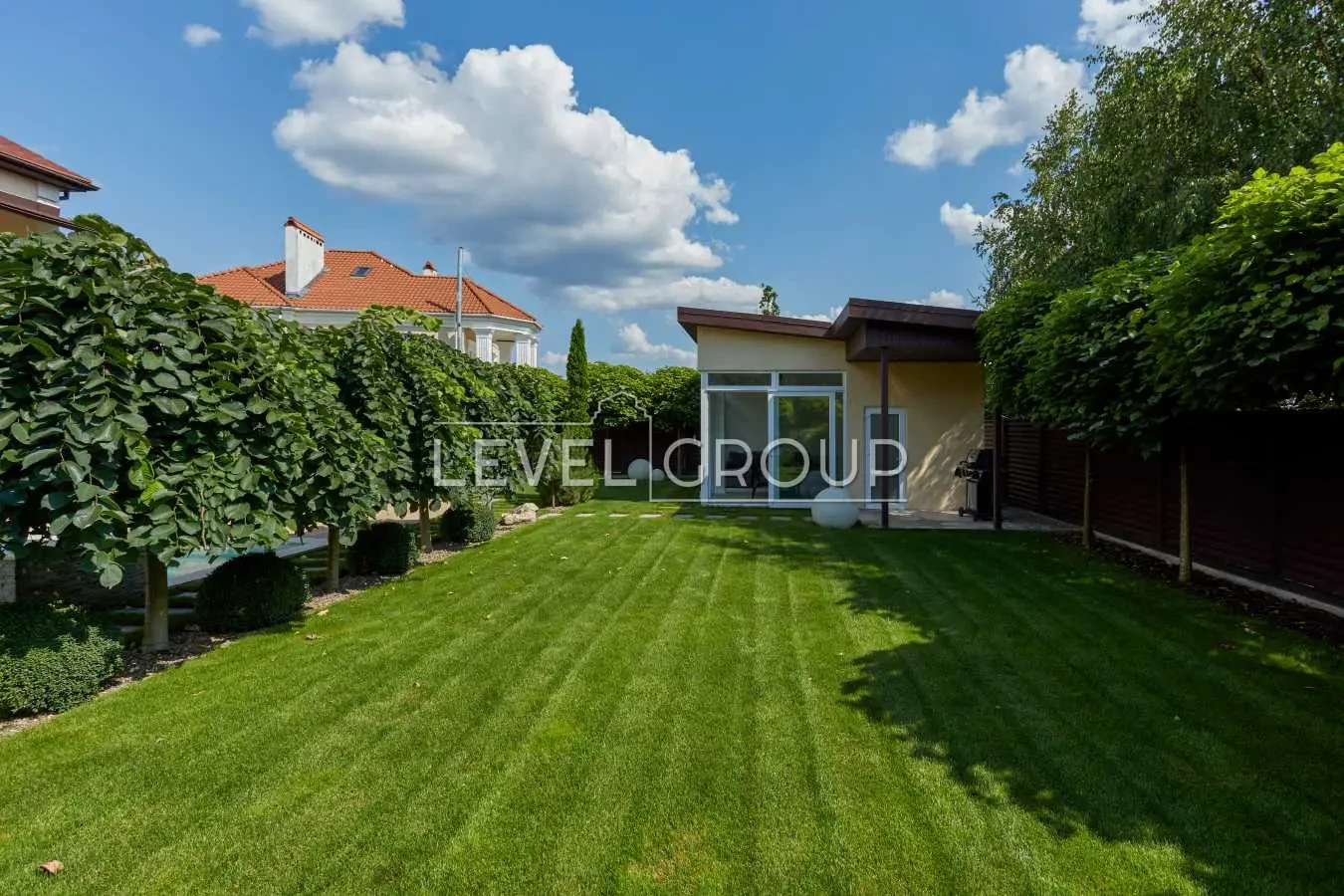 5-к будинок Бучанський, Михайлівка-Рубежівка, Ясна 4 5